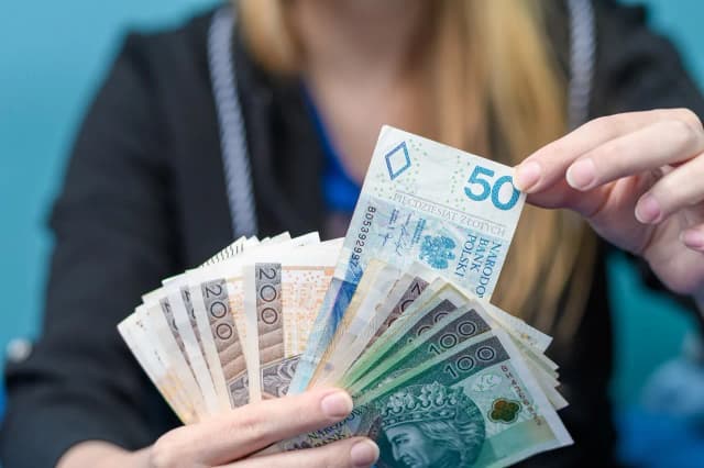 Czy Revolut sprawdza BIK? Jak Twoja historia kredytowa wpływa na kredyt?