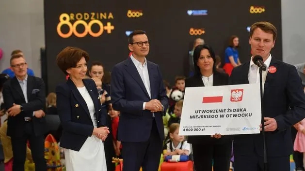 Czy można pobierać 500 plus i kindergeld? Sprawdź zasady i warunki